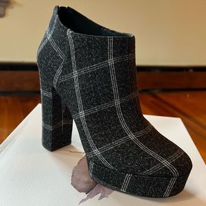 NWT - Jessica Simpson “Maysie” platform booties